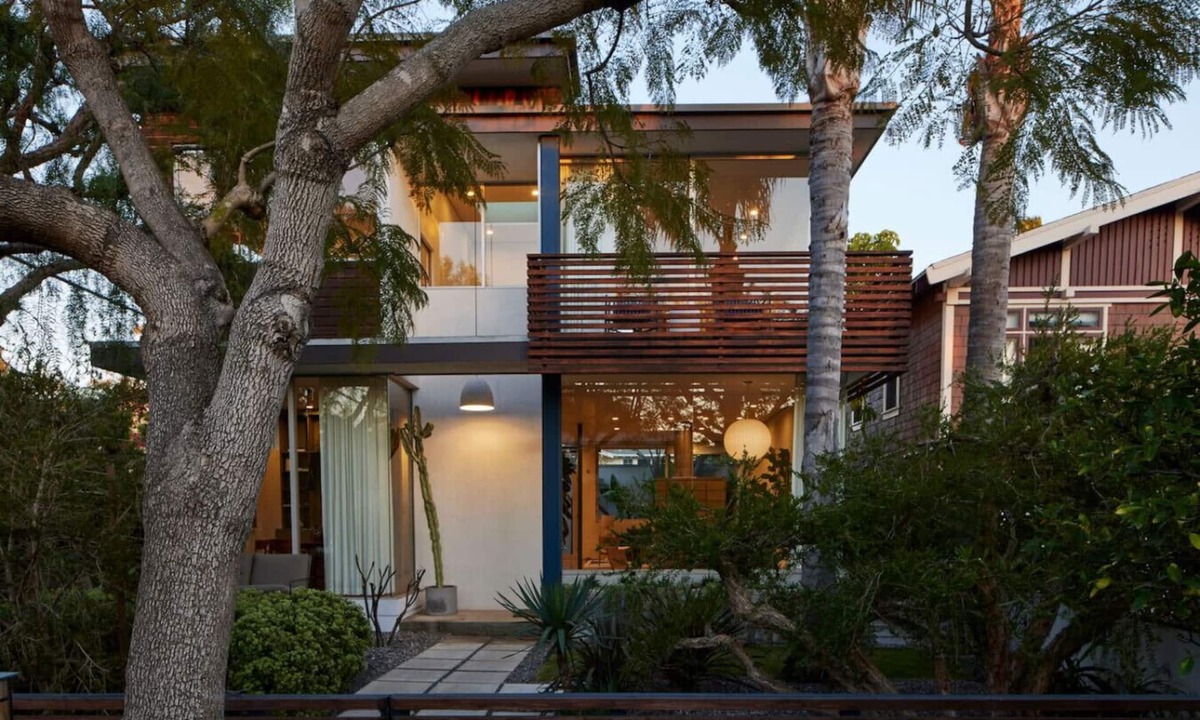 Venice House | Architectural Walk Street Home – Venice Elegance