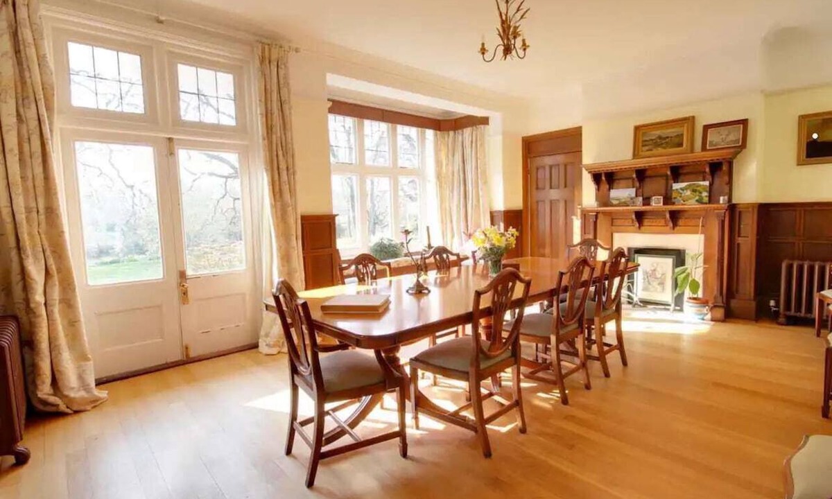 Sway House | Arnewood Manor - Countryside View