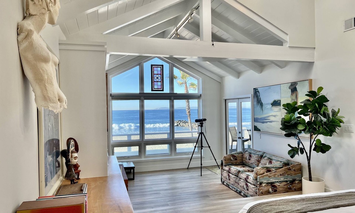 Santa Ana Heights House | "Artist's Retreat" Available Apr-May. Entire Oceanfront Home