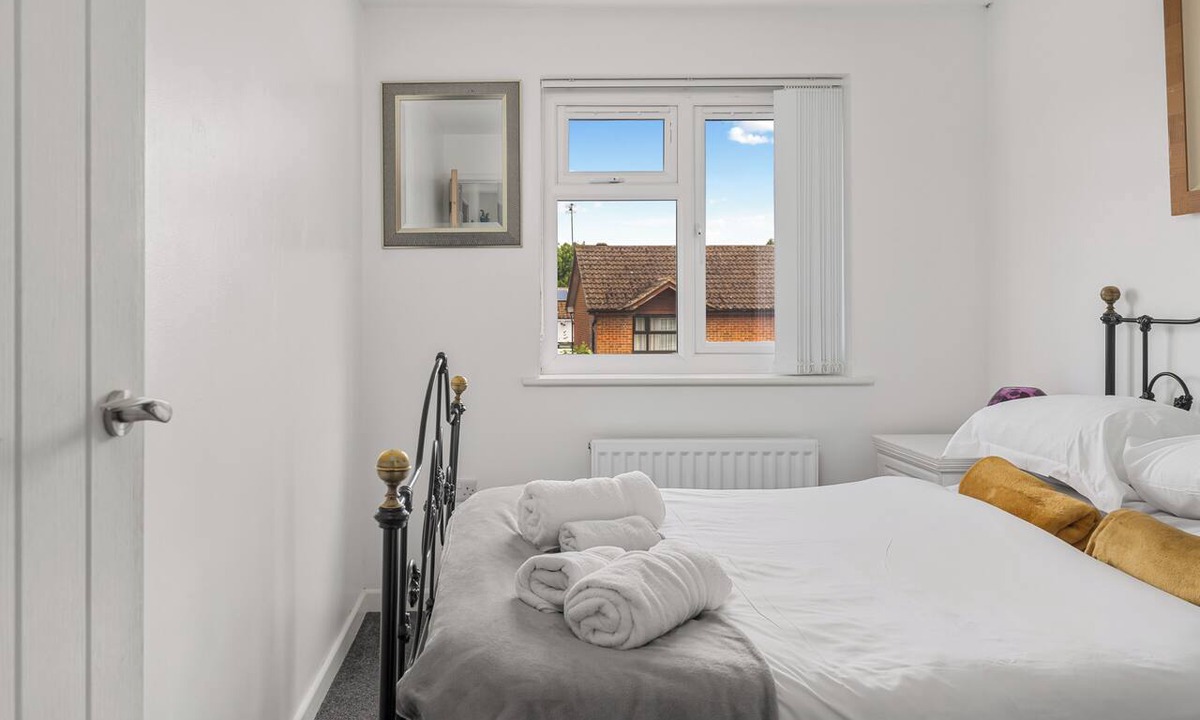 Brackley Apartment | Badger Haven, Apt 3 1st floor self contained apartment in Brackley