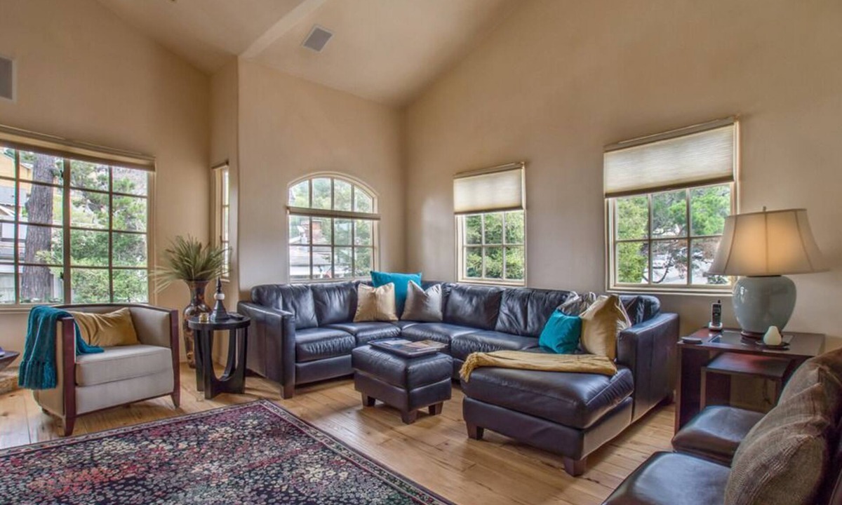 Northwest Carmel Condo | Banyan - Carmel Downtown Condo - Perfect Downtown Location, Walk Everywhere