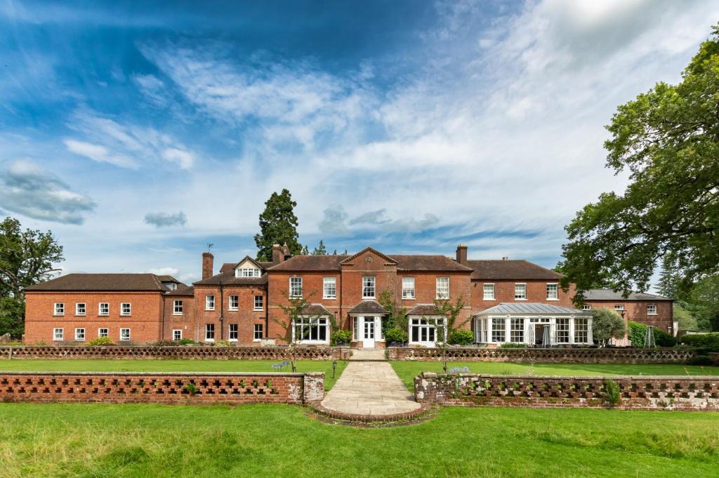 Cadnam Hotel | Bartley Lodge Hotel