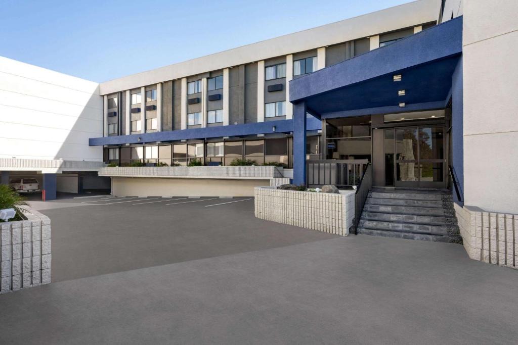 Baymont | Monterey Park