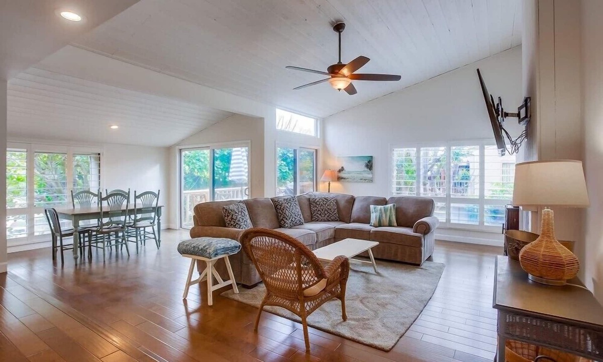 Solana Beach Condo | Beach Access, Pool, Spa, Tennis, 2 Bedroom + Private Den