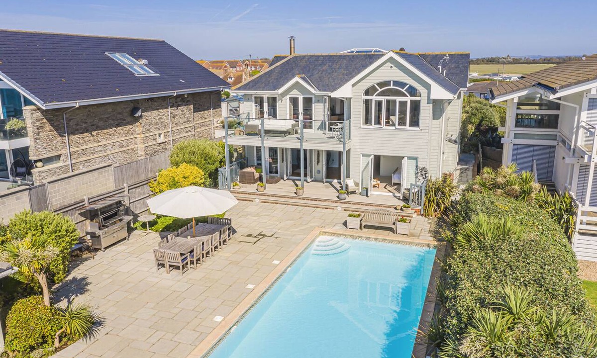 Wittering House | Beach Cottage - Bracklesham Bay