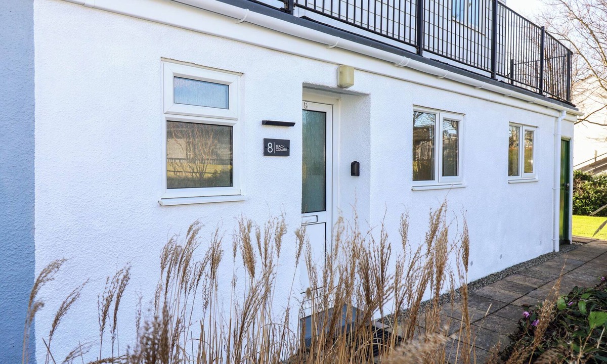 Bude Cottage | BEACHCOMBER, family friendly, country holiday cottage in Bude