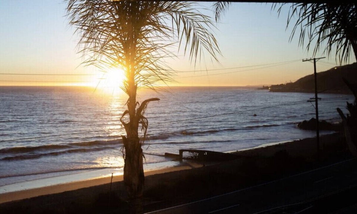 Pacific Palisades House | Beachfront Spanish Villa Pure Ocean Views