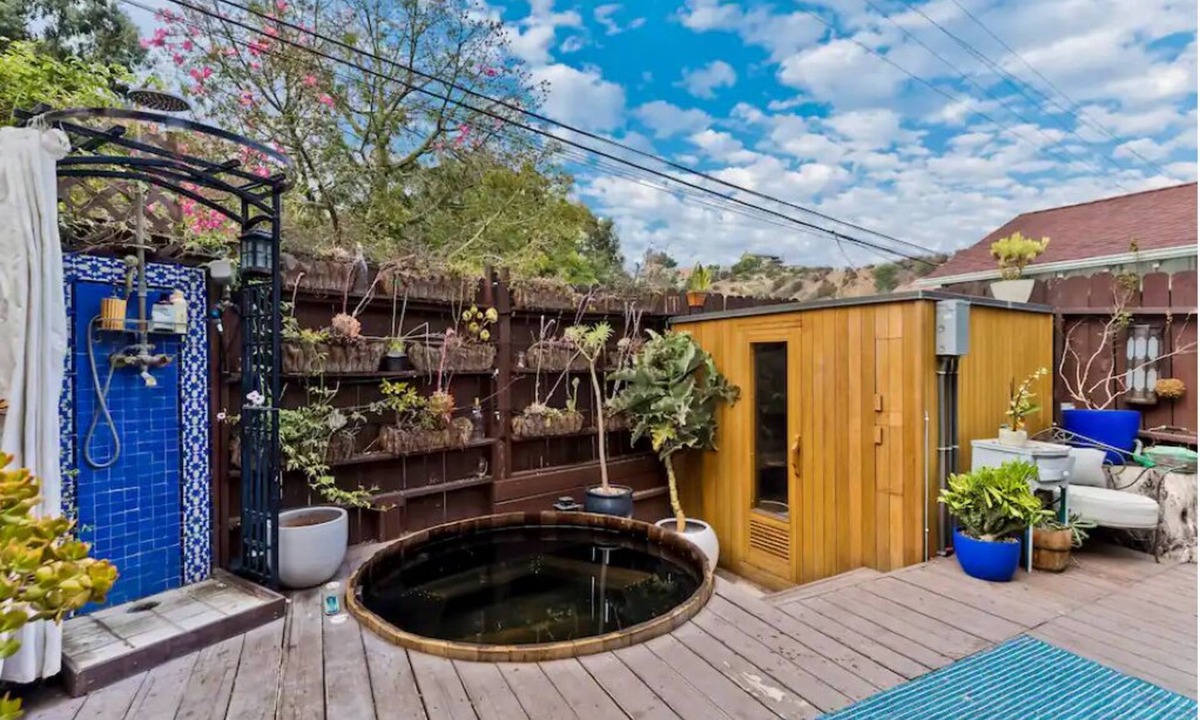 Beachwood Canyon Cabin | Beachwood Cabin Spa with Sauna and Hot Tubn