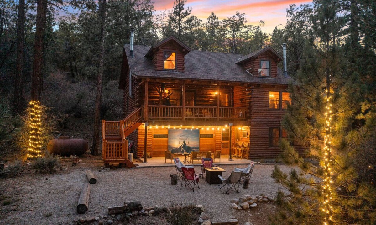 Sugarloaf Cabin | Bear Hollow Retreat: Secluded, Luxury, Log Cabin!