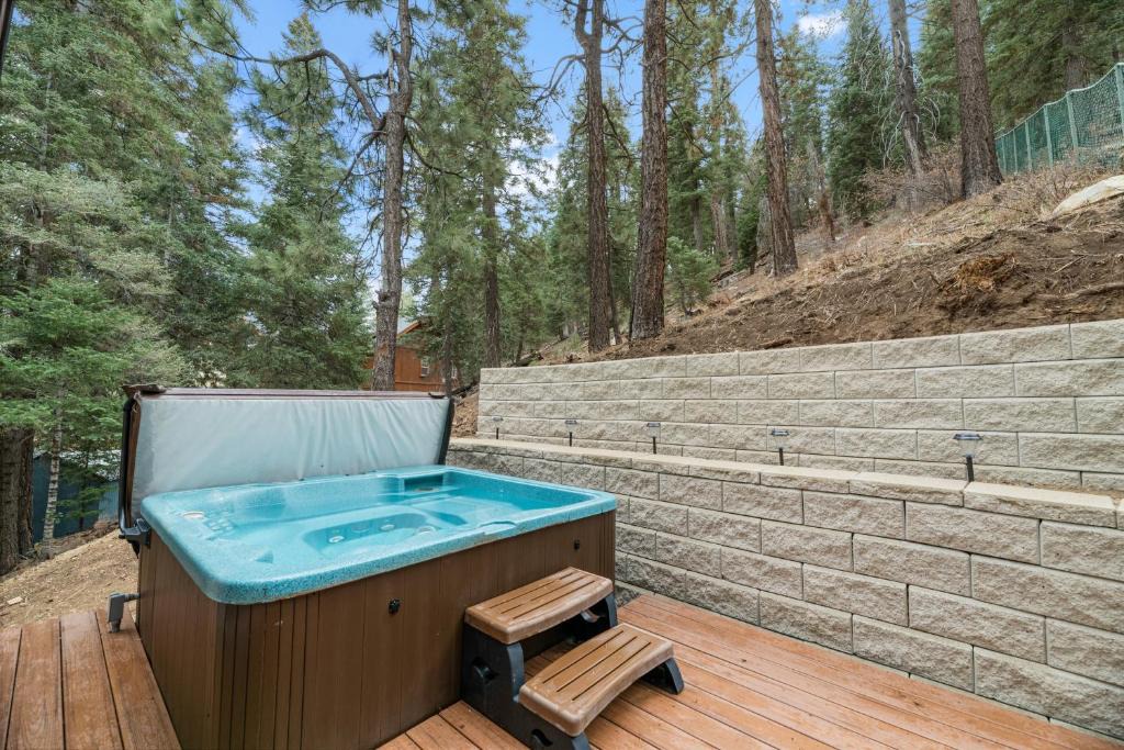 Big Bear Lake House | Bear Mountain Summit Lodge
