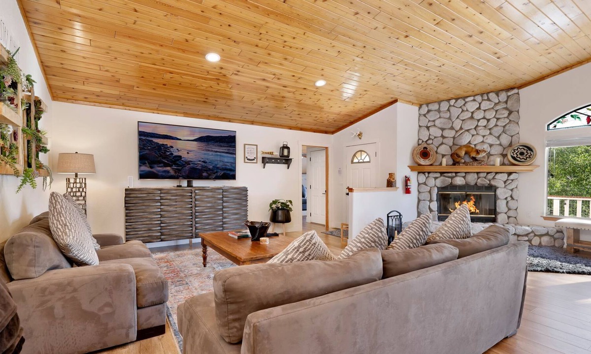 Bearvenidos | Upper Moonridge