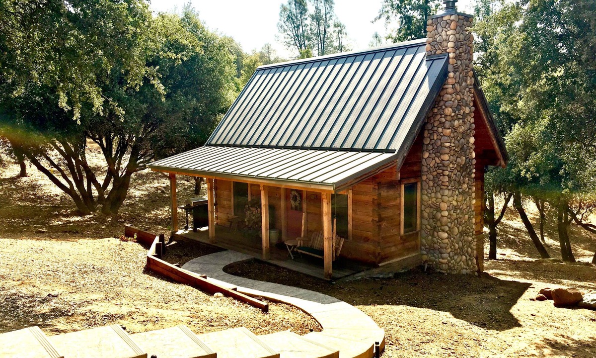 Phoenix Lake-Cedar Ridge Cabin | Beautiful Apple Valley Cabin in Sonora on 3.5 Acres walk to Indigeny Ciderworks