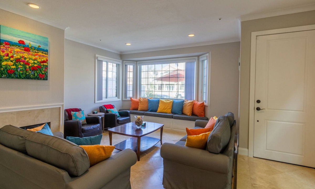 Huntington Beach House | Beautiful Downtown HB 3BR just 1 block to beach!