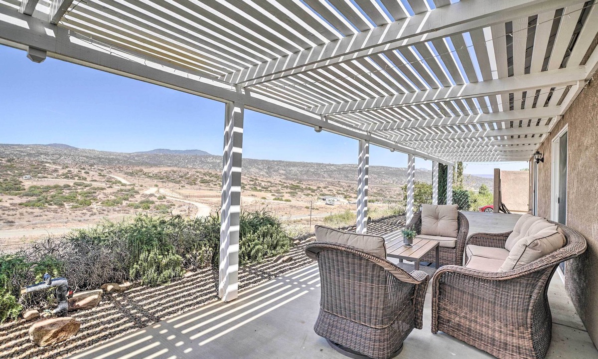 Hemet House | Beautiful Hemet Home: Large Patio & Mtn Views!