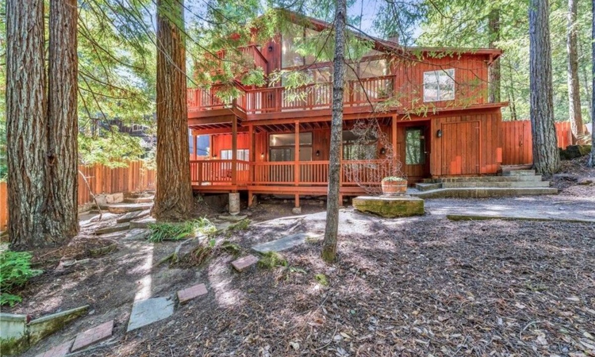 Willits House | Beautiful Home in the Redwoods