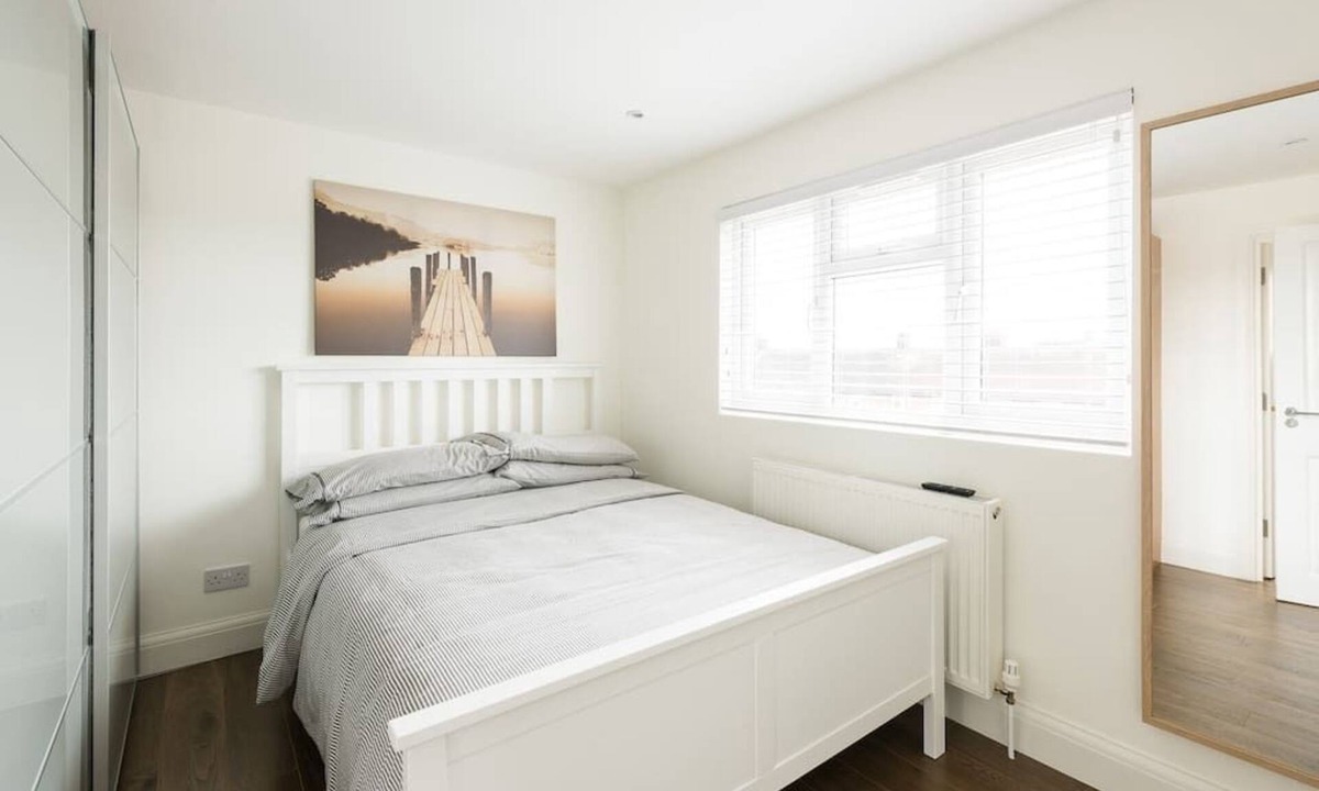 Colindale Apartment | Beautiful Loft Studio