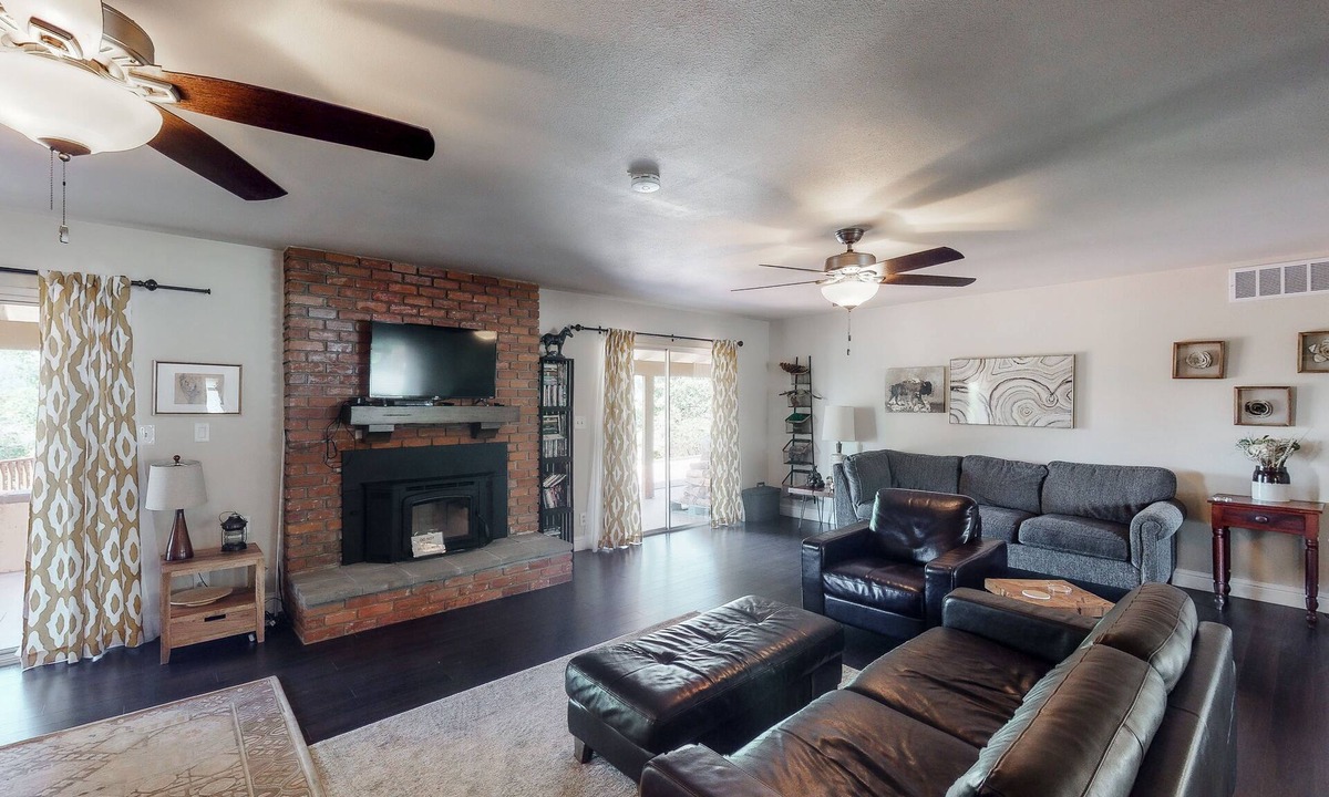 North Fork House | Beautiful private home gas grill, washer/dryer, central A/C