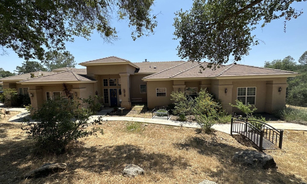 Coarsegold Villa | Beautiful Villa with Treetop views south of Yosemite