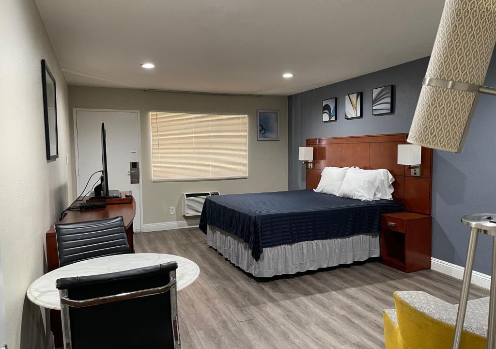 Tustin Hotel | Bel Air Motor Hotel