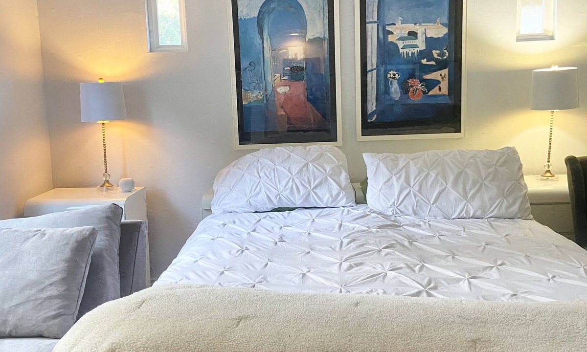 Aliso Viejo House | Belle's Cottage, Aliso Viejo, Beach Close, Disneyland!