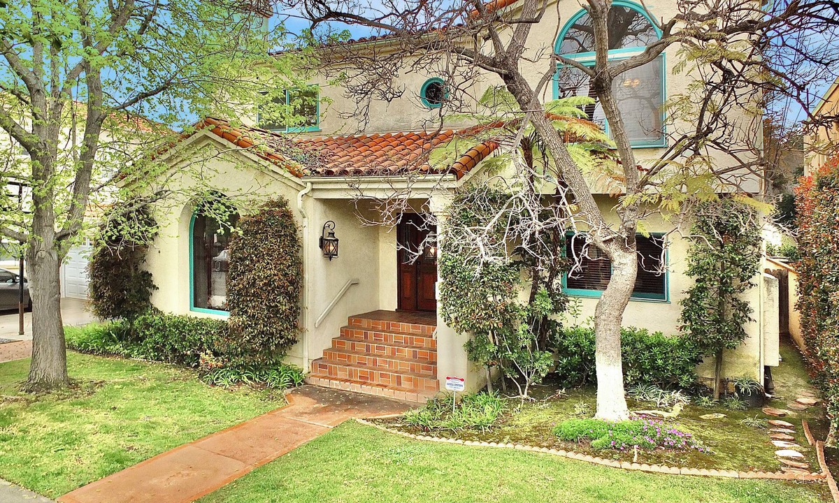 Belmont Heights House | Belmont Heights Retreat | Stunning Gardens