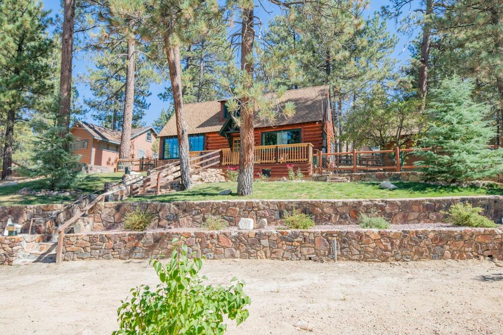 Boulder Bay House | Big Bear Retreat - A charming mountain cabin with easy access to Big Bear's attractions!