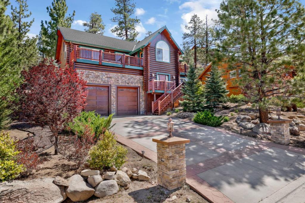 Castle Glen Estates House | Black Bear Castle #2047 by Big Bear Vacations