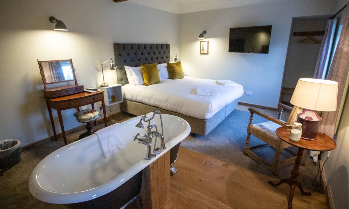 Amberley Hotel | Black Horse