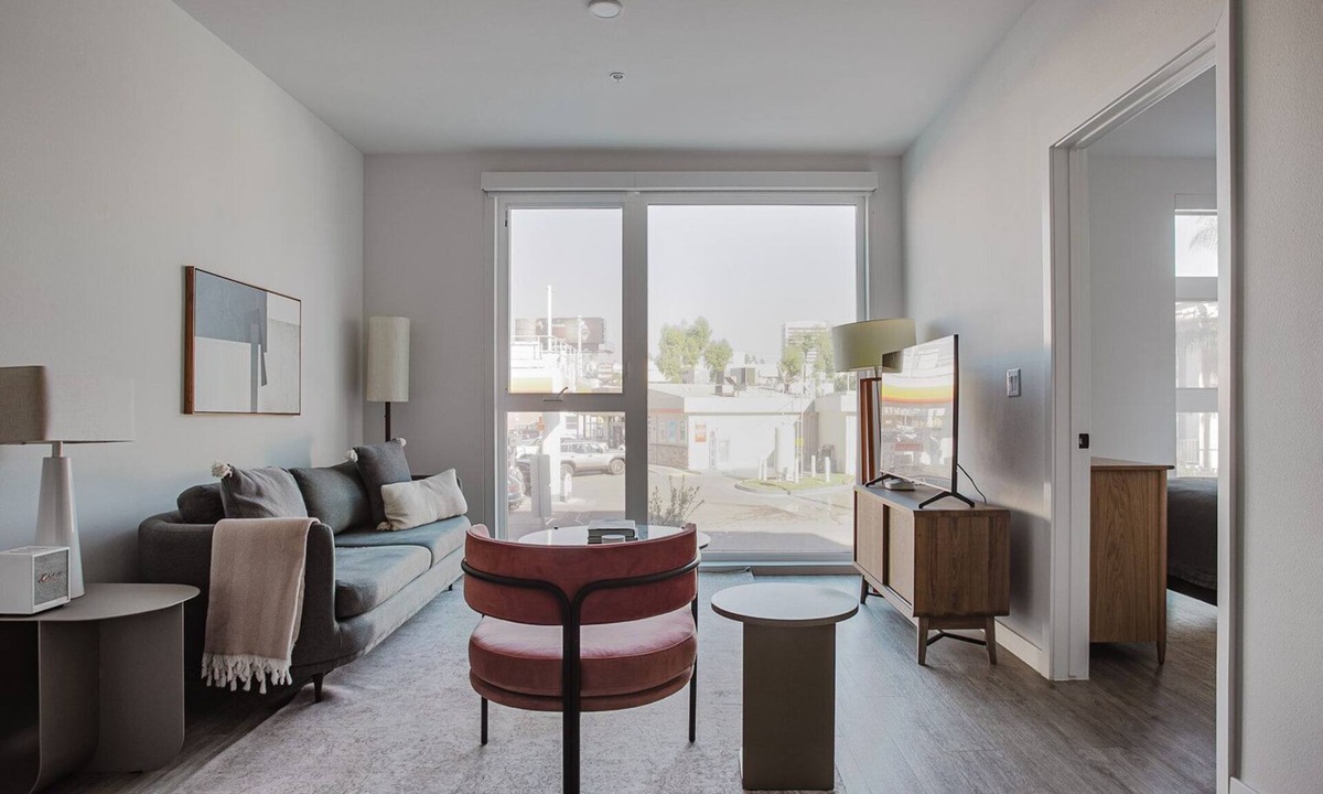 Sawtelle Apartment | Blueground | Downtown, AC & w/d, nr Metro