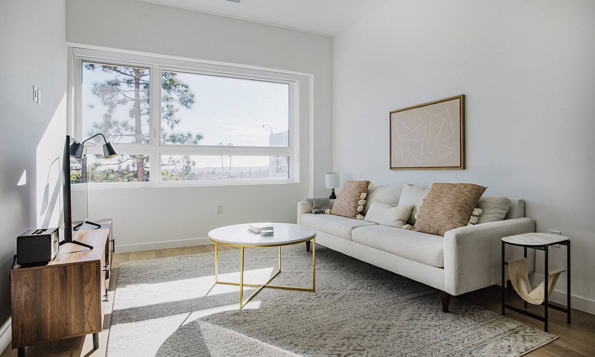 Greater Wilshire - Hancock Park Apartment | Blueground | Mid-Wilshire, AC, w/d, nr LACMA