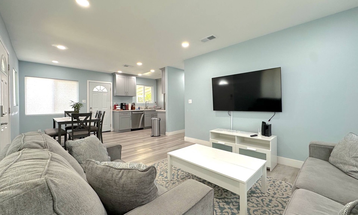 Southwest Anaheim House | BOOK NOW Triple "C" Property! Clean, Comfortable and Close to Disneyland OC FUN
