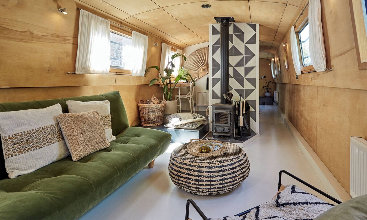Paddington Boat Rental | Boutique houseboat in central London. A calm oasis in the heart of the city.