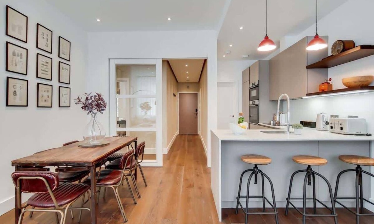Cathedrals Apartment | BR10 - Stylish 2-Bed in the Heart of Borough
