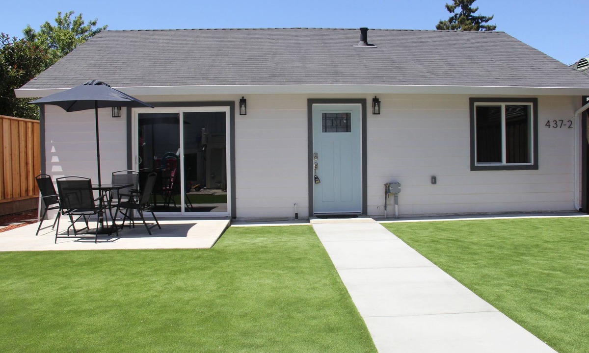 Northside House | Brand New 2Bed/2Bath Guesthouse w/Parking, Laundry, 1G net in San Jose Downtown
