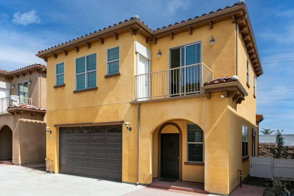 Lomita House | BRAND NEW - Cozy, Central, Private, All Amenities