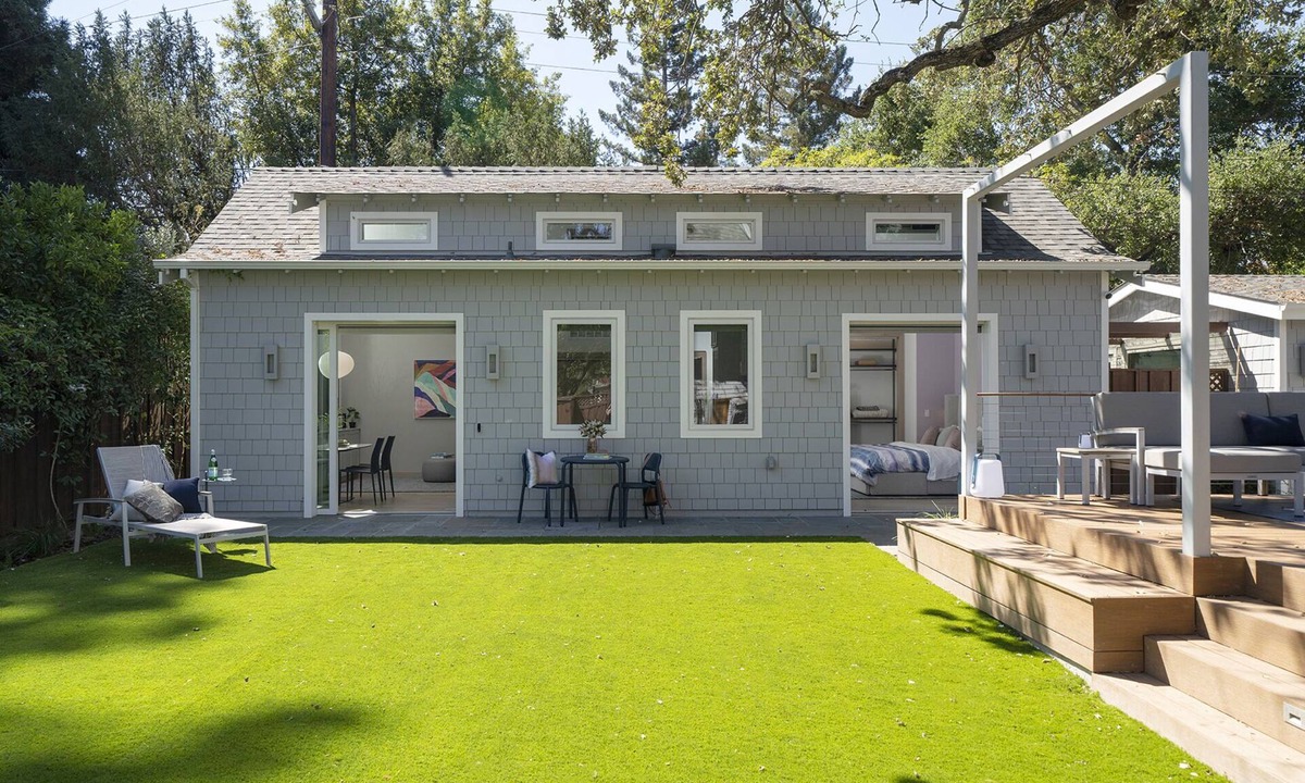 Oak Knoll - Redwood Park Cottage | Brand New Guesthouse in Redwood City near Stanford.