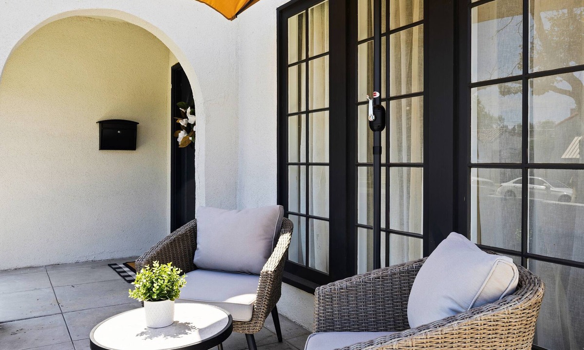 Miracle Mile House | Brand New Remodeled Home in the Heart of LA
