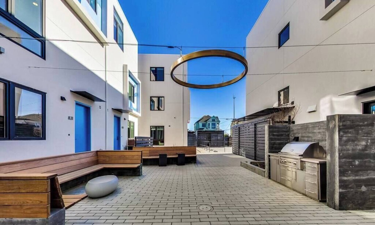 Downtown Oakland Apartment | Brand New Stylish Studio Suite Near Downtown!