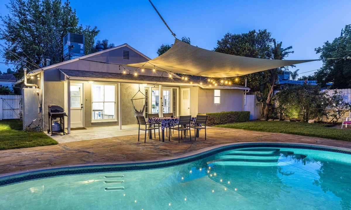 Tarzana House | *Bright & Beautiful w/Pool, BBQ, Upscale Area*