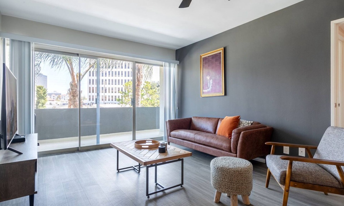 The Emerson Grand Ave Los Angeles | Sawtelle