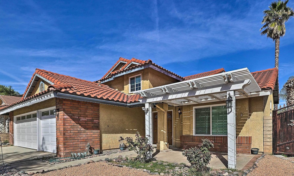 Corona House | Bright California Home w/ Patio < 1 Mi to Hiking!
