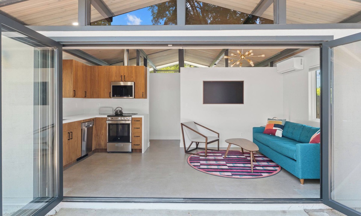 Claremont Cottage | Bright, Modern 1BR ADU in Claremont with Seamless Indoor-Outdoor Living