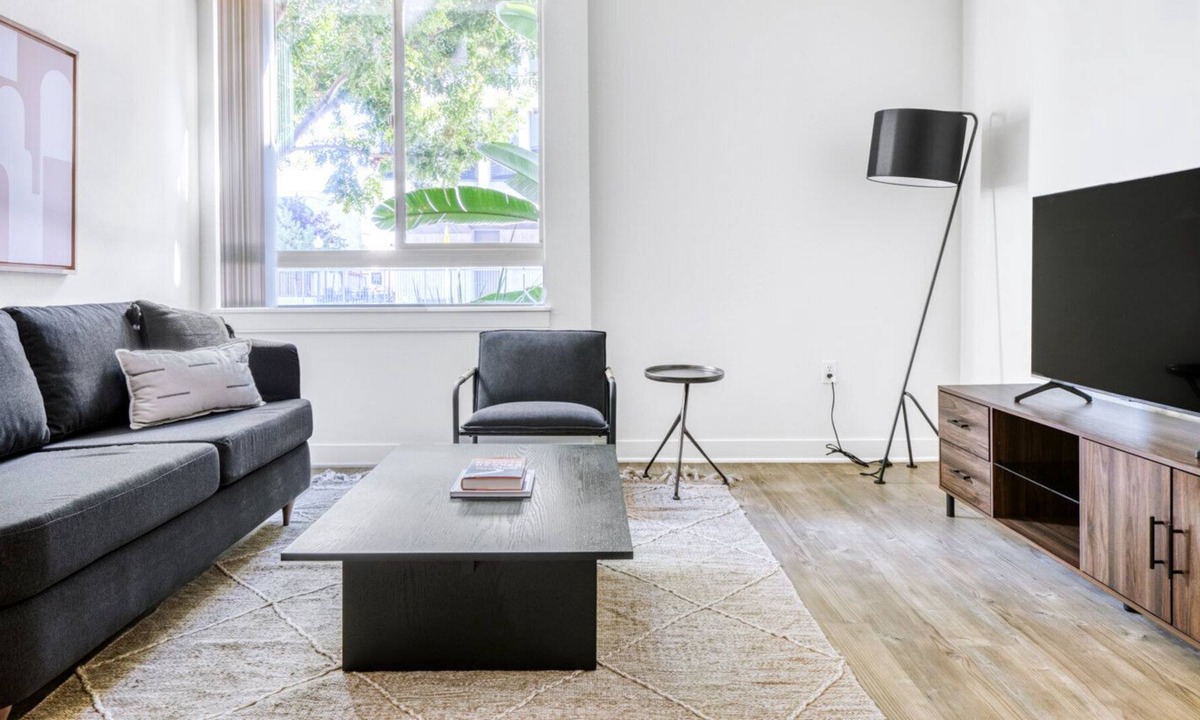 Studio City Apartment | Bright Studio City 2BR w/ Gym, Lounge & W/D, near WF & TJ, by Blueground