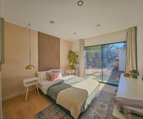 Panorama City Hostel | Brimfield Stay