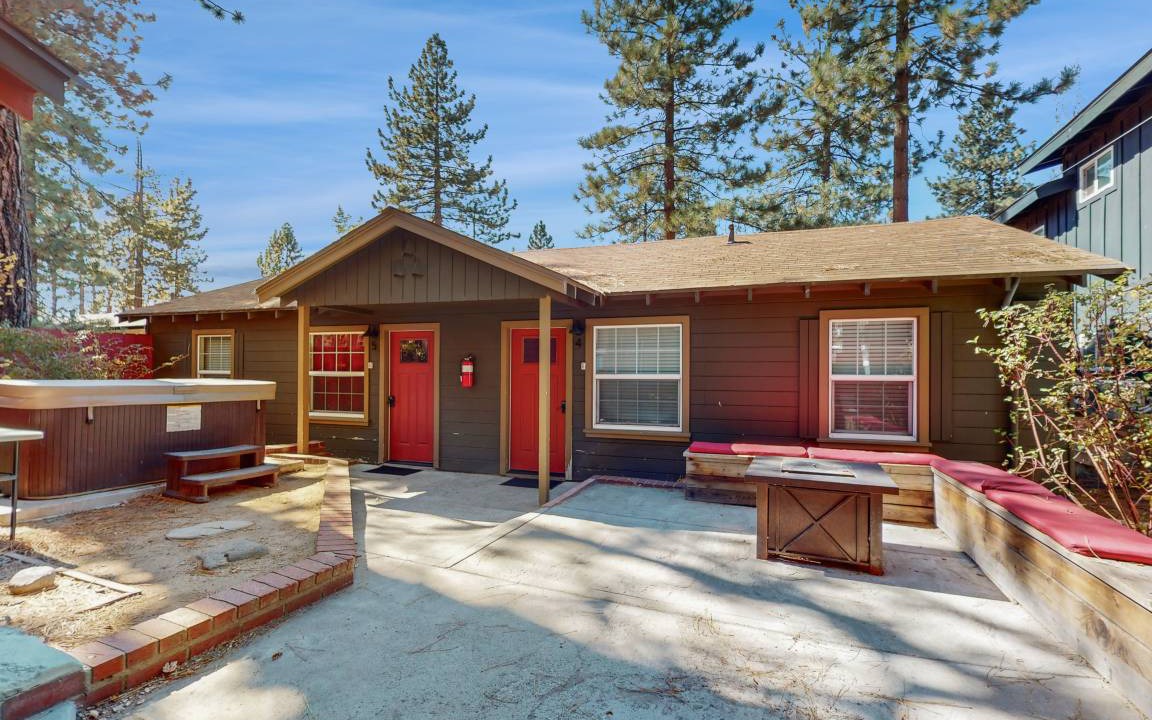 Lakeside Park Cabin | Cabin ∙ 1 bedroom ∙ 4 guests