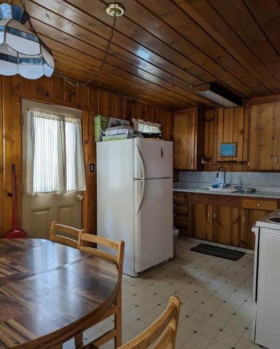 Strawberry House | Cabin #2
