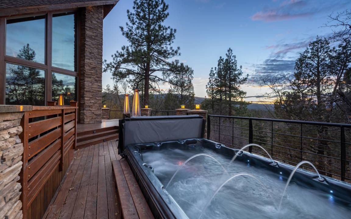 Upper Moonridge Cabin | Cabin ∙ 5 bedrooms ∙ 14 guests