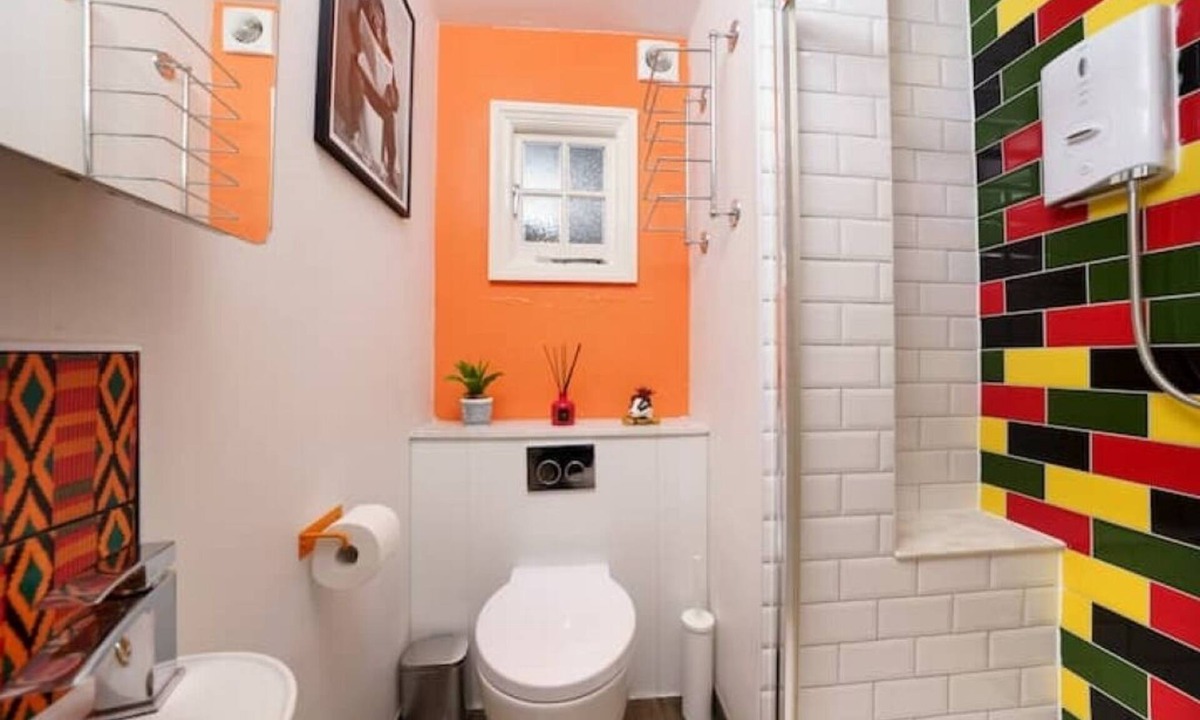 Camberwell House | Camberwell Oasis: Spacious 3-Bed, 3-Bath - Hot Tub –15 Mins to Central London