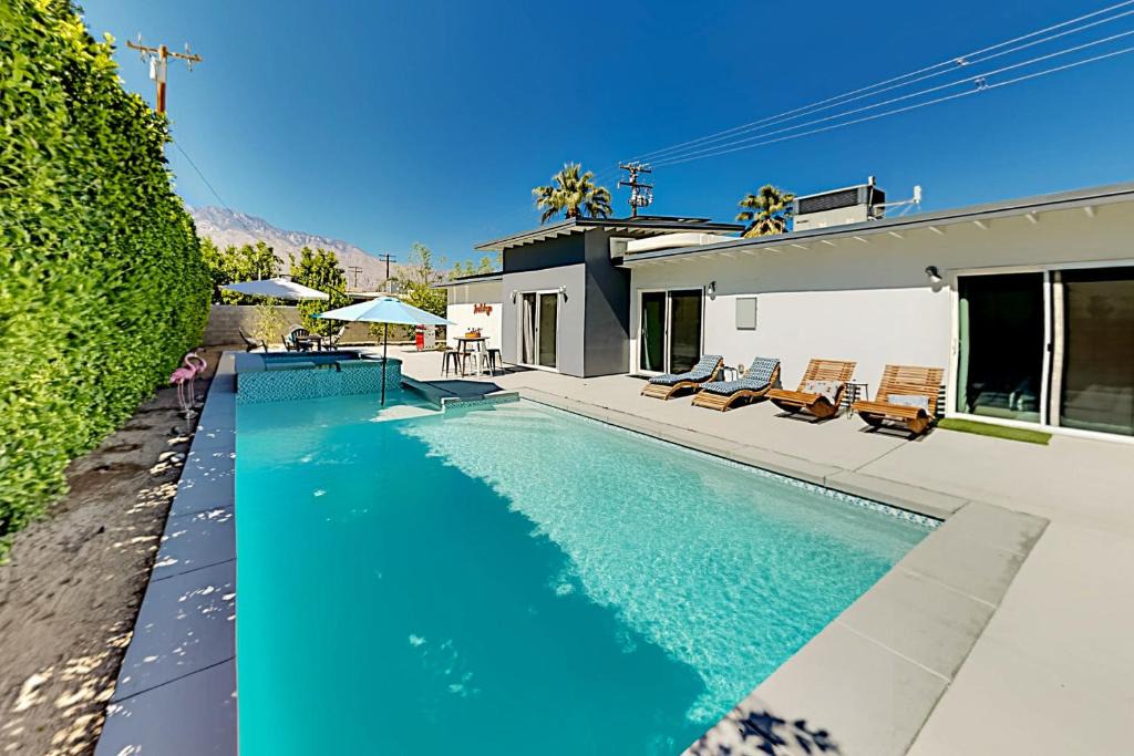 Palm Springs House | Camino Parocela Charms