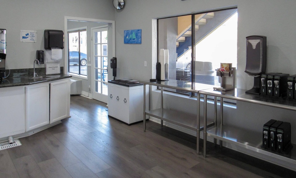 Anaheim Resort Hotel | Capri Suites Anaheim